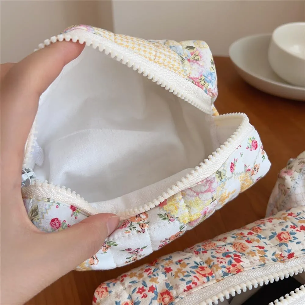 Floral Makeup Bag Small Cotton Quilted Cosmetic Makeup Bag Organizer, Aesthetic Portable Pouch Purse Toiletry Bag for Women Girls Travel accessories (Beige Floral-S)